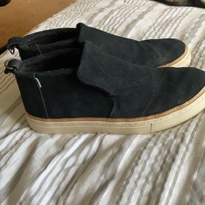 Suede Toms